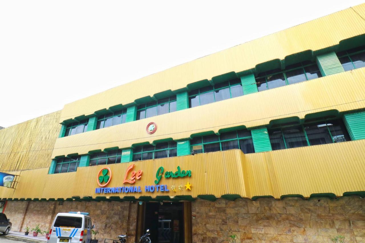 Lee Garden Hotel Medan Buitenkant foto